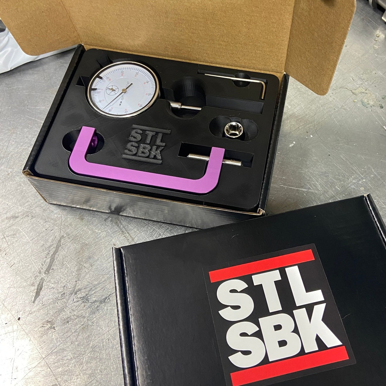 Hands-Free Bolt Stretch Gauge